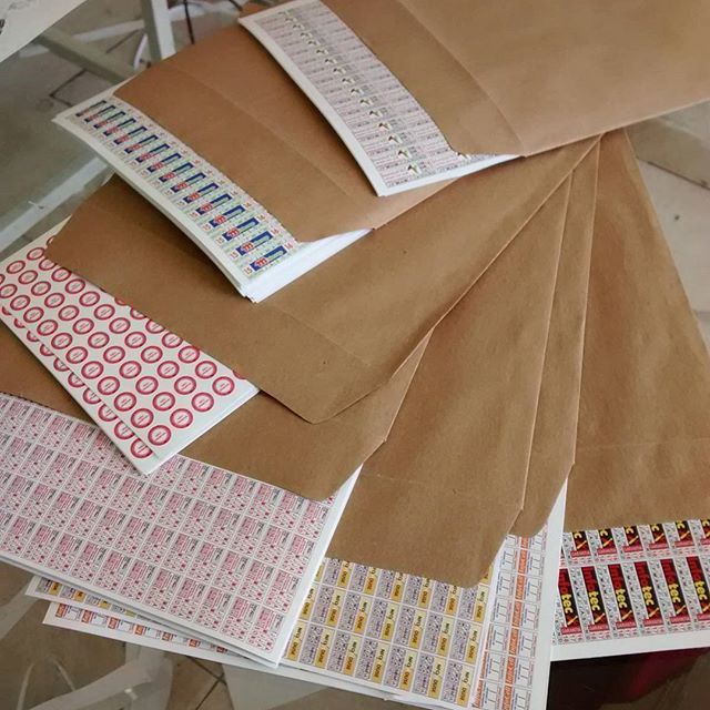 Etiquetas de garantia personalizadas